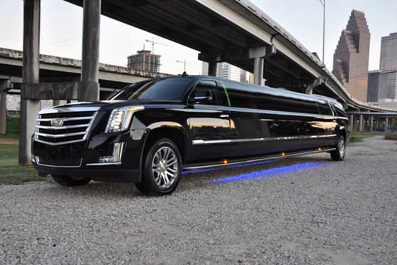 Get the Best Perks of Airport Limo Service- Have a Great Journey