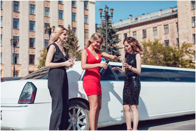 The Best Places to Rent a Group Travel Limo Service